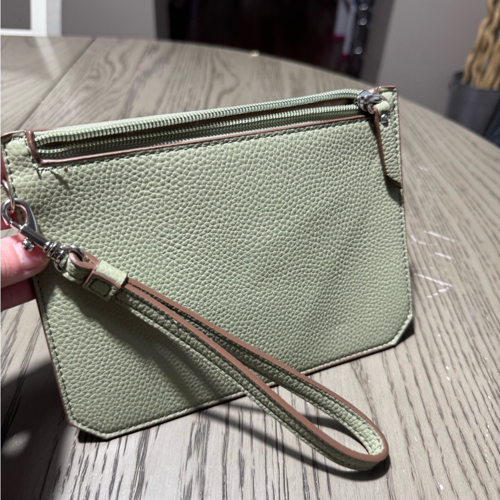 •SOLD*Anne Klein -Green Leather Wristlet